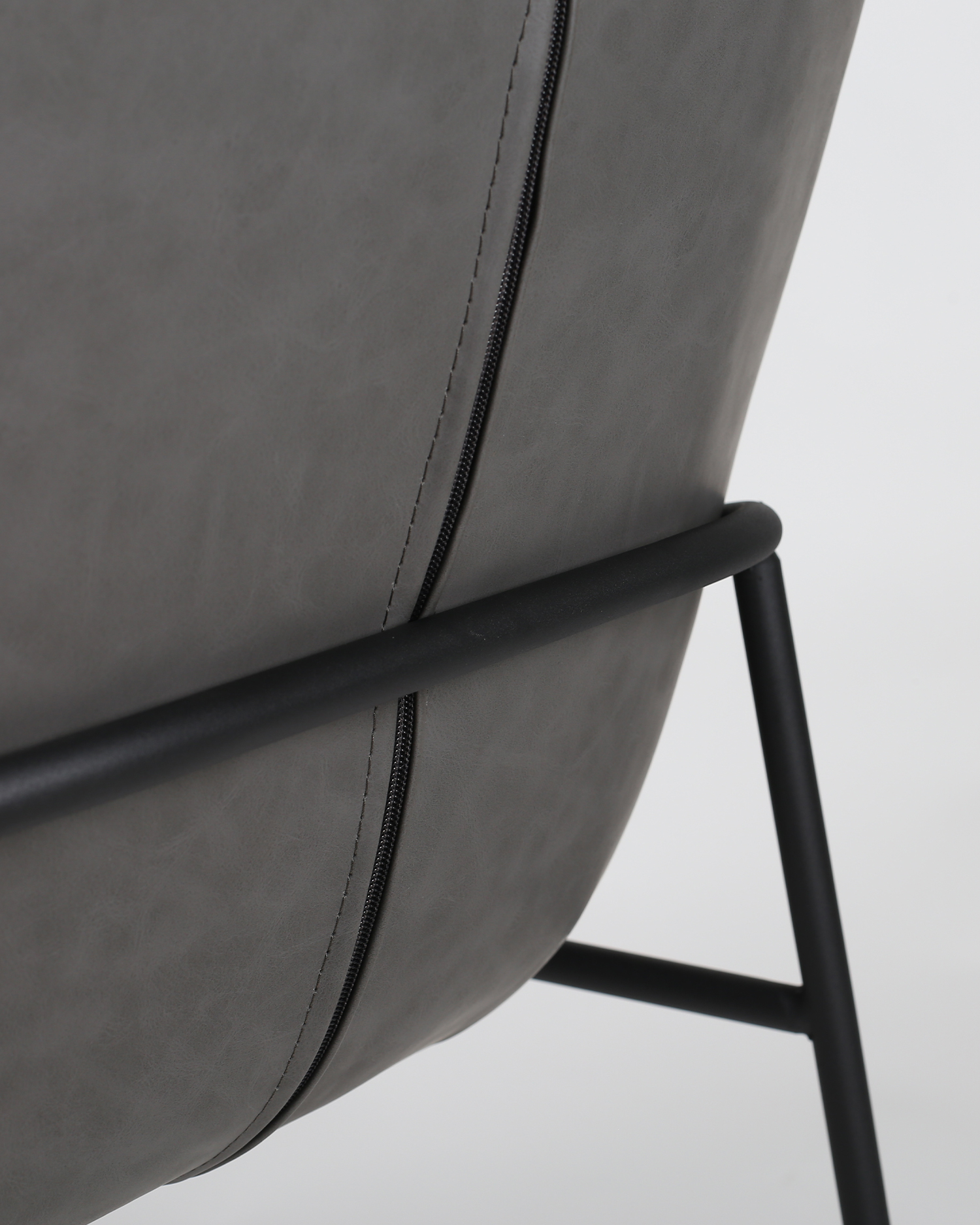 팔이있는 가죽 식당 팔이있는 가죽 식당